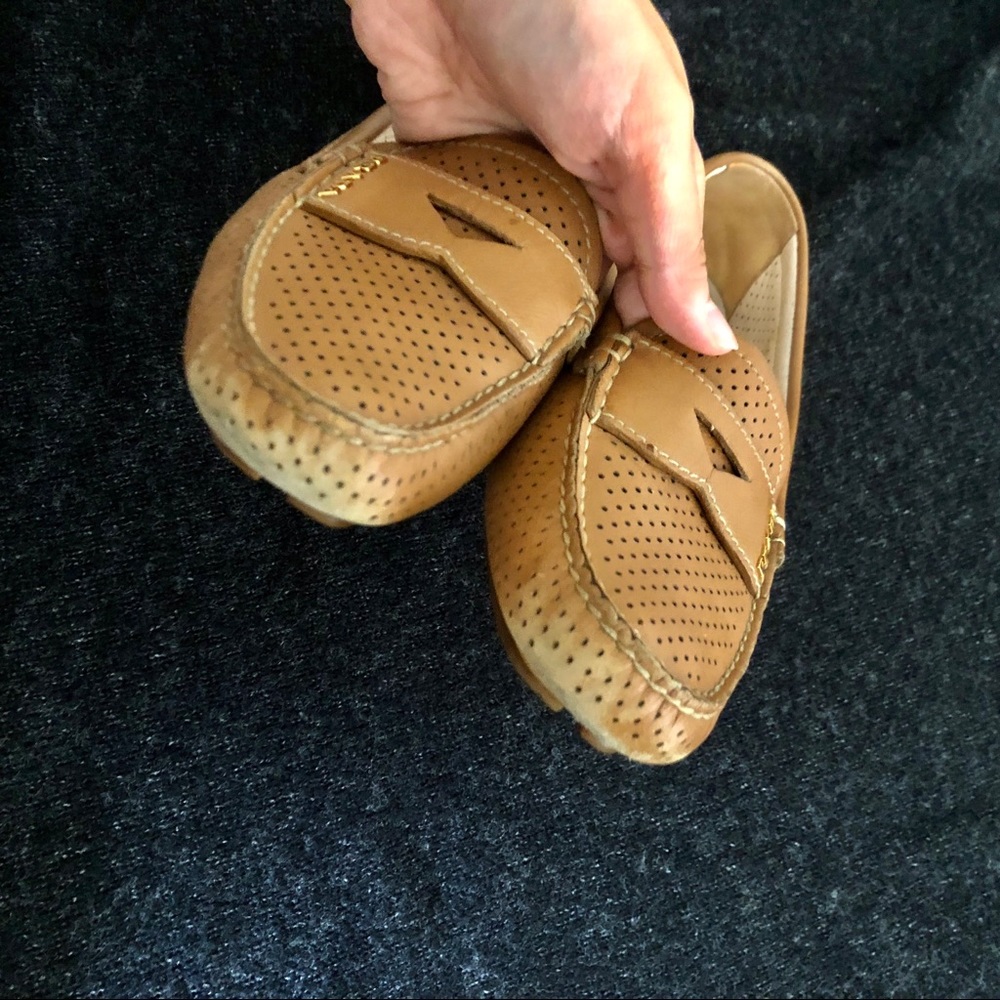 Prada tan colored driving loafer - Picture 7 of 10